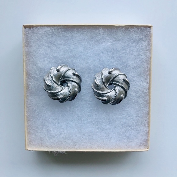 Vintage Trifari Silver Clip-On Earrings - Picture 1 of 4